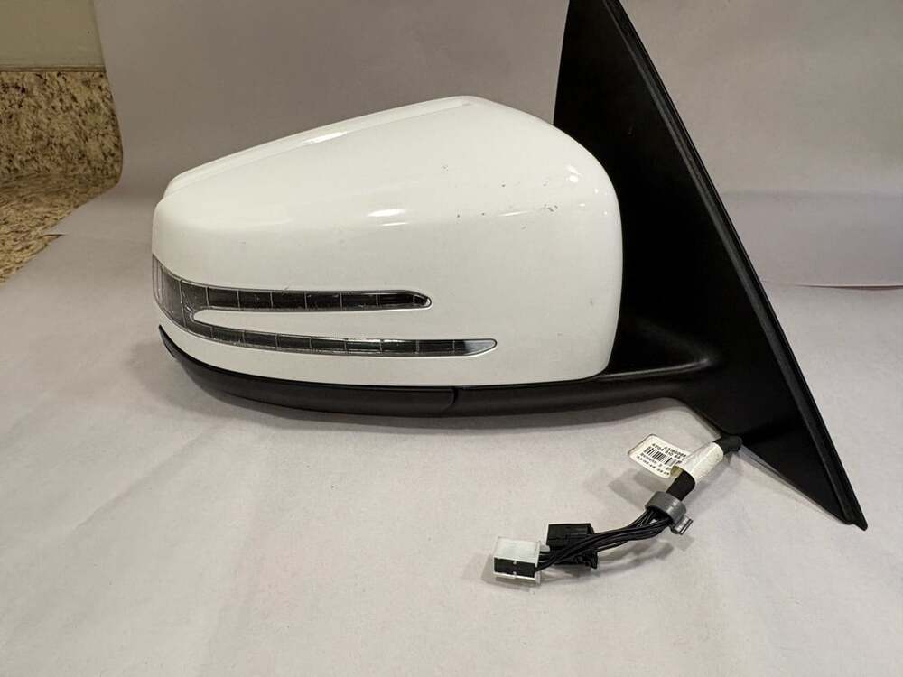 2012-2014 Mercedes C300 W204 Right Passenger Side Mirror Turn Signal OEM